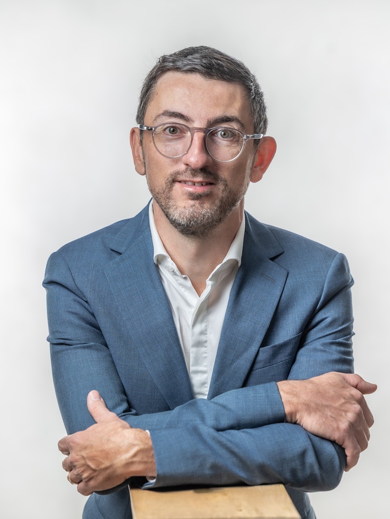 Portrait d’Arnaud Camandona, consultant en cybersécurité et réseaux